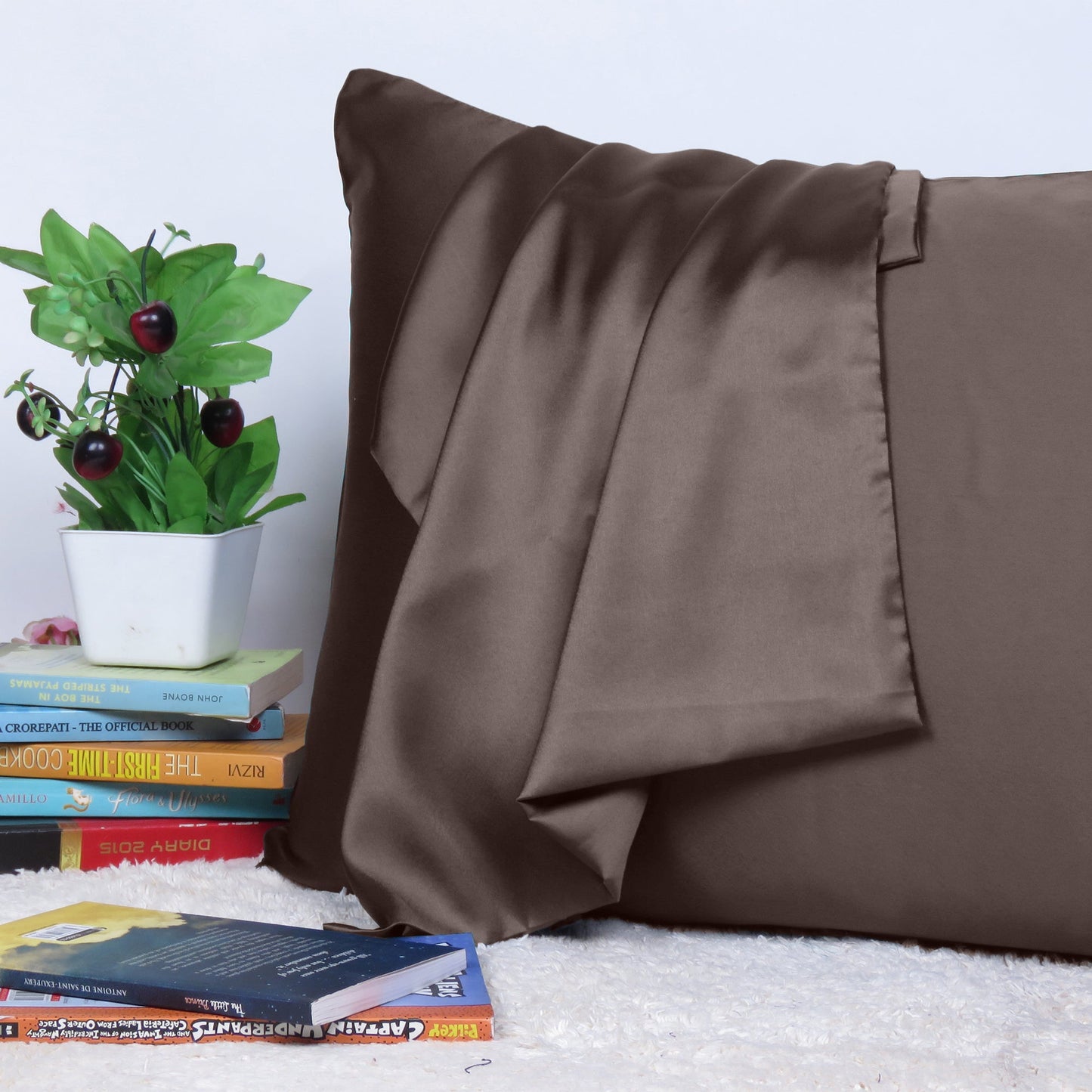 Luxury Soft Plain Satin Silk Pillowcases in Set of 2 - Brunette Brown